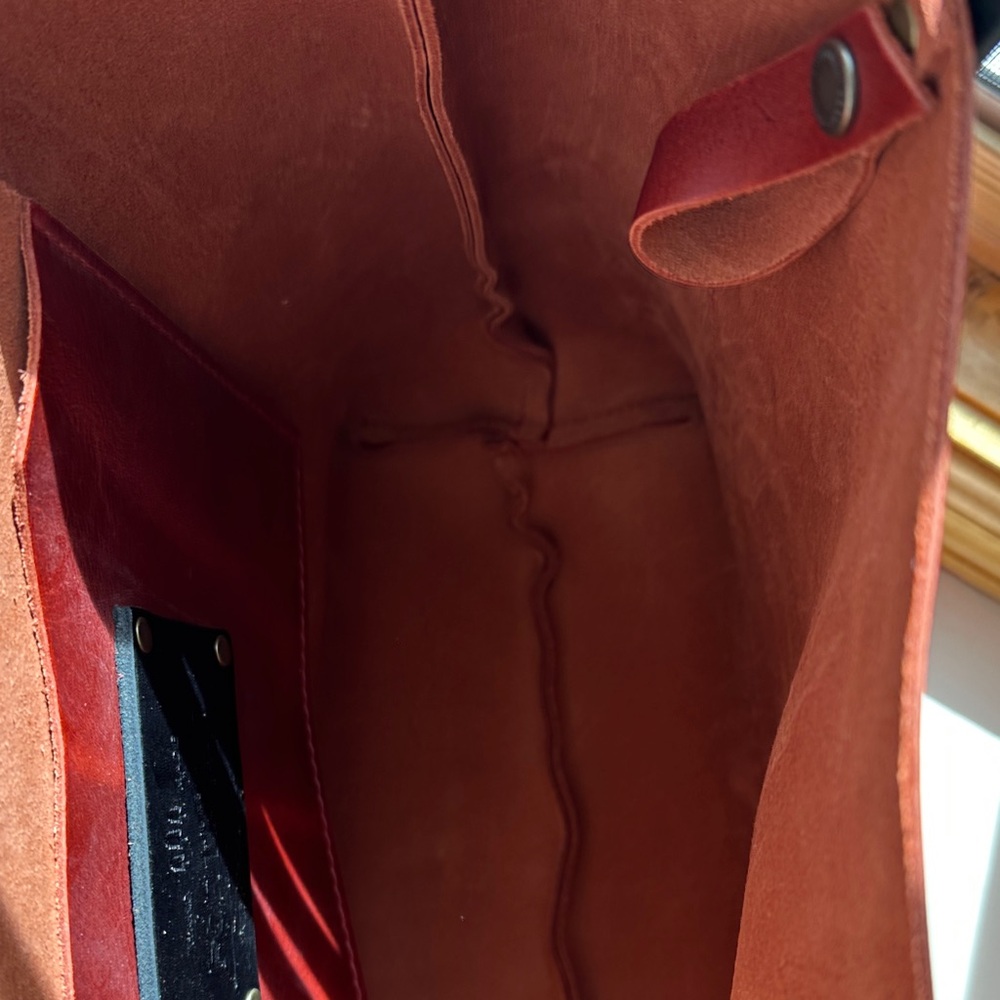 Portland Leather Red Small Classic Tote - Picture 4 of 11